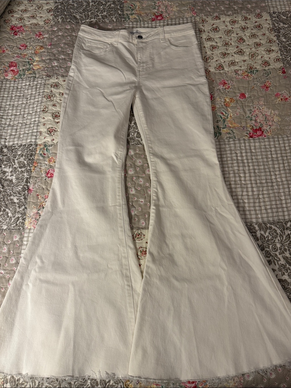 Zenana White Flared Denim Jeans size large